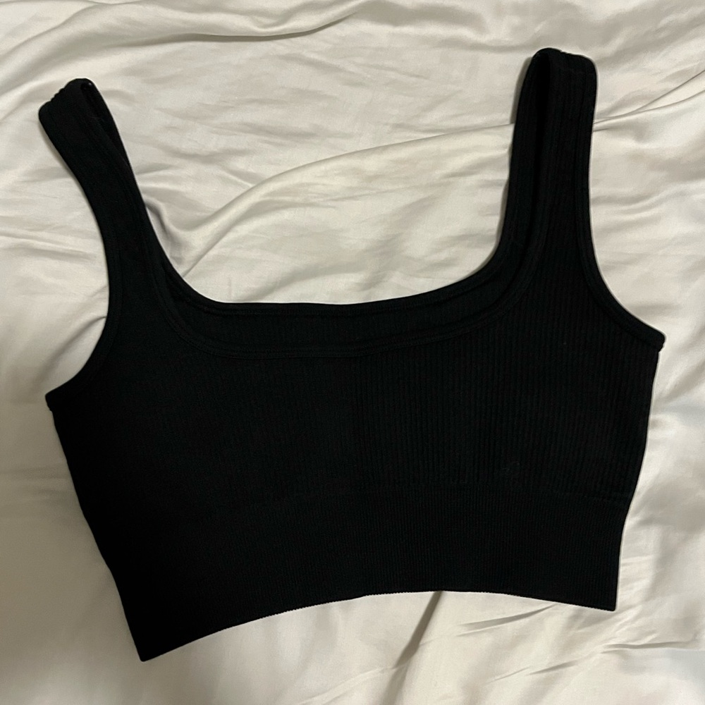 Black Ribbed Sports Bra